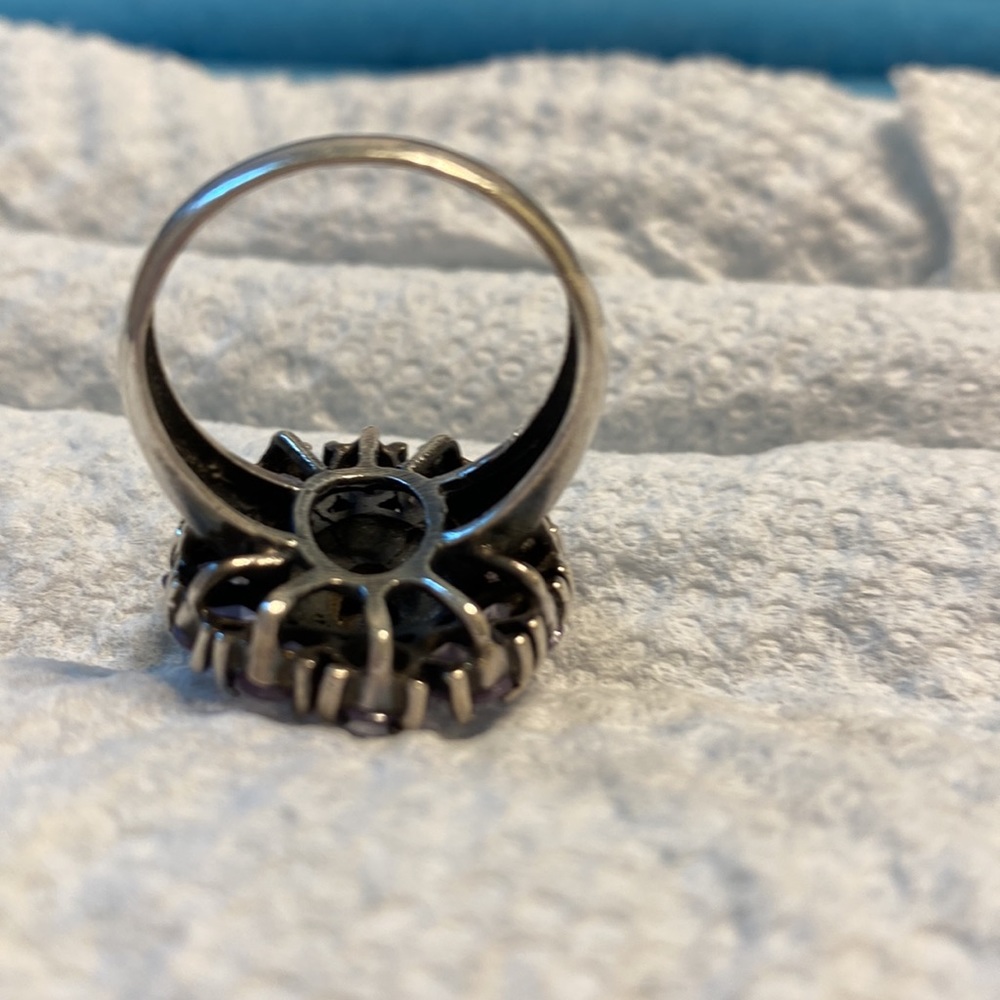 Ring - Picture 5 of 8